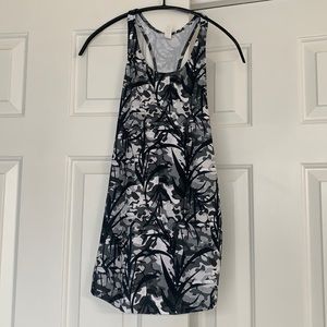 🆕*NWT* Under Armour Women’s Cool Switch Tank- Size Large